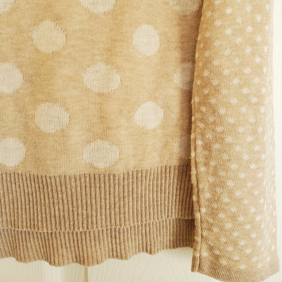 NWOT Maurices Tan and White sweater - Picture 2 of 2